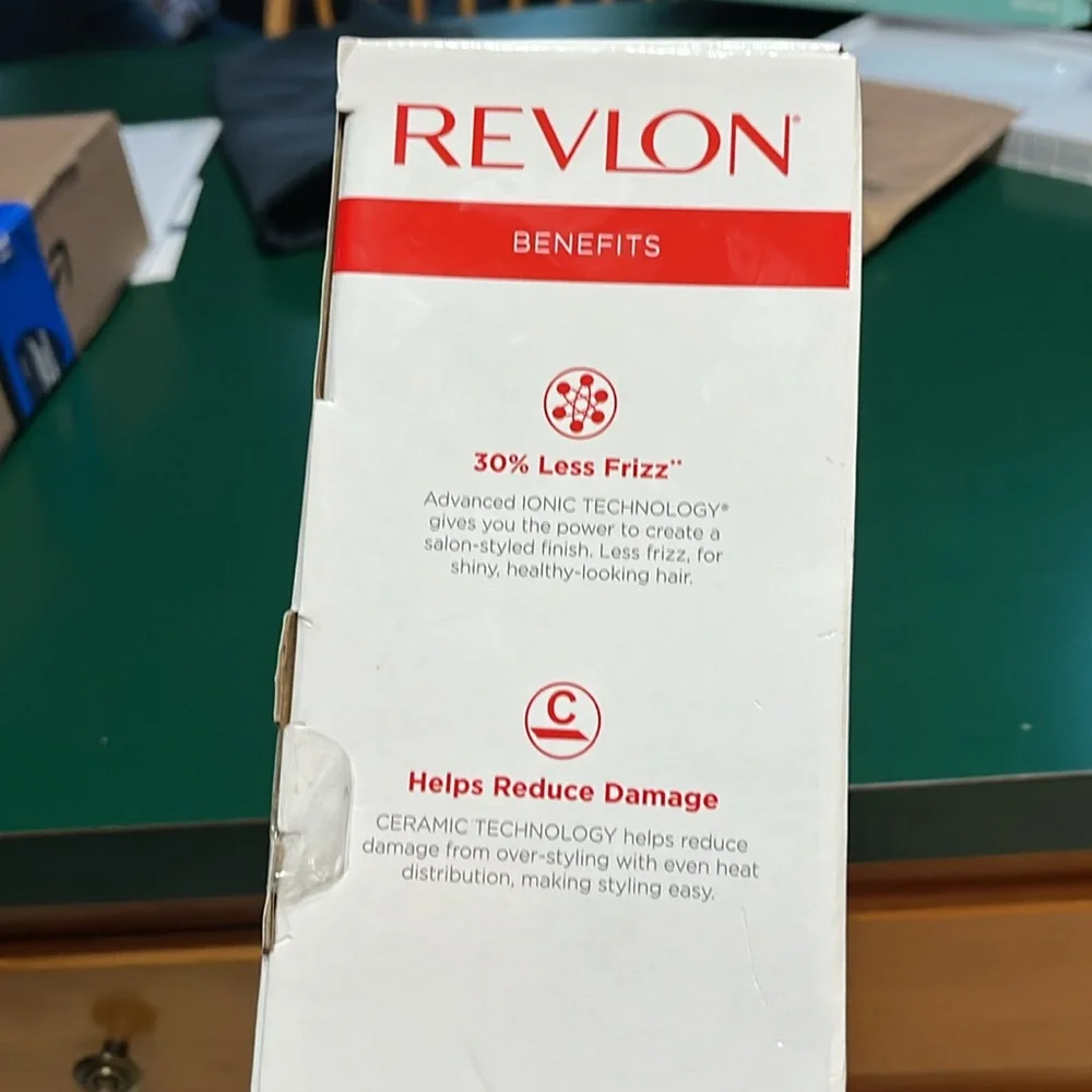 NIB Revlon One-Step Hair Dryer And Volumizer Hot Air Brush